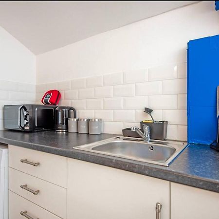 5 Minute Walk From Bury City Centre -1 Bed Flat Extérieur photo