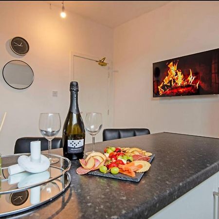 5 Minute Walk From Bury City Centre -1 Bed Flat Extérieur photo