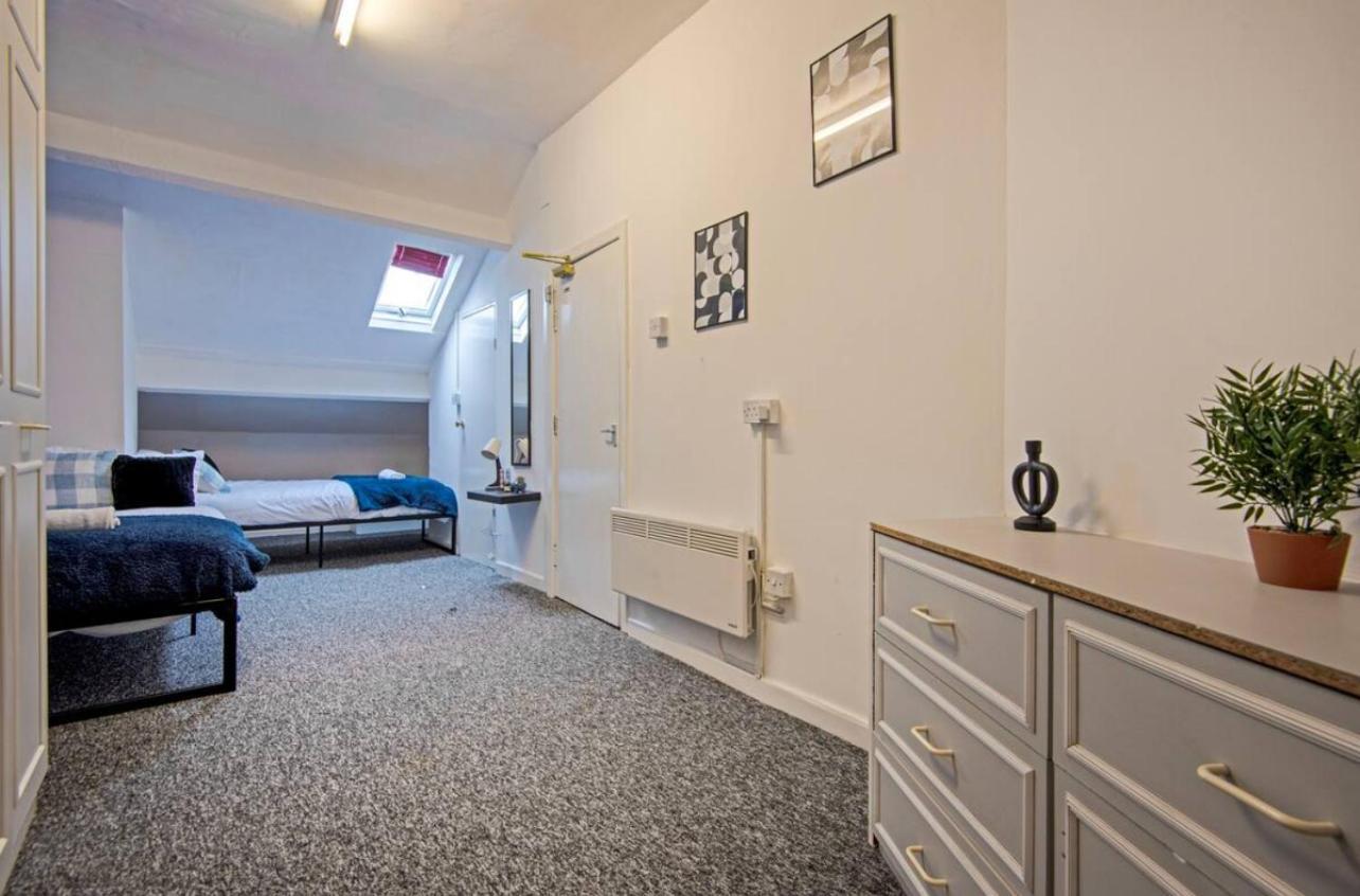 5 Minute Walk From Bury City Centre -1 Bed Flat Extérieur photo